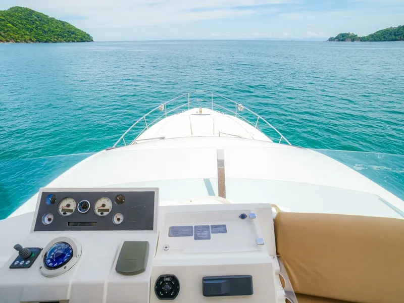 Slide: The Image of 50  Fairline 2014 Cruiser "YOLO" - Helm - 6434842