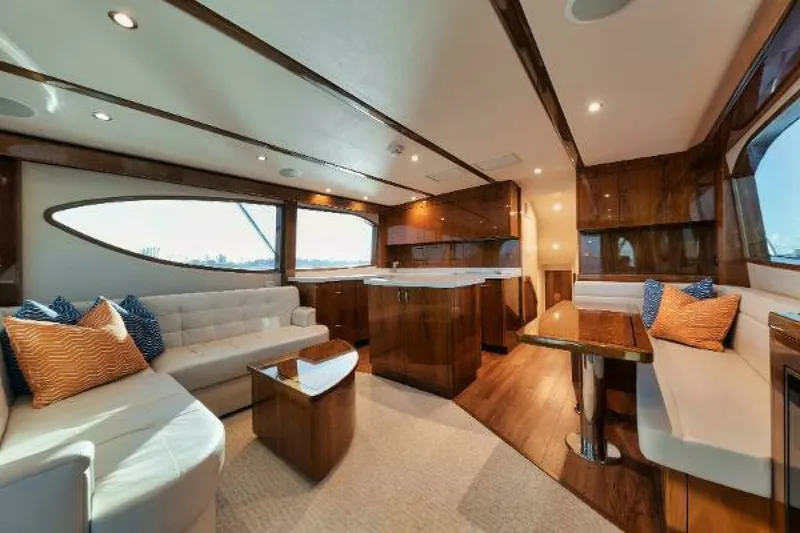 Slide: The Image of 54' Hatteras GT54 - Salon 2018 54' Hatteras GT54 - 7677412