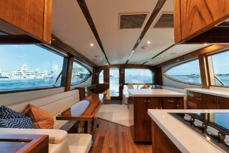 Slide: The Image of 54' Hatteras GT54 - Salon  2018 54' Hatteras GT54   - 4476019