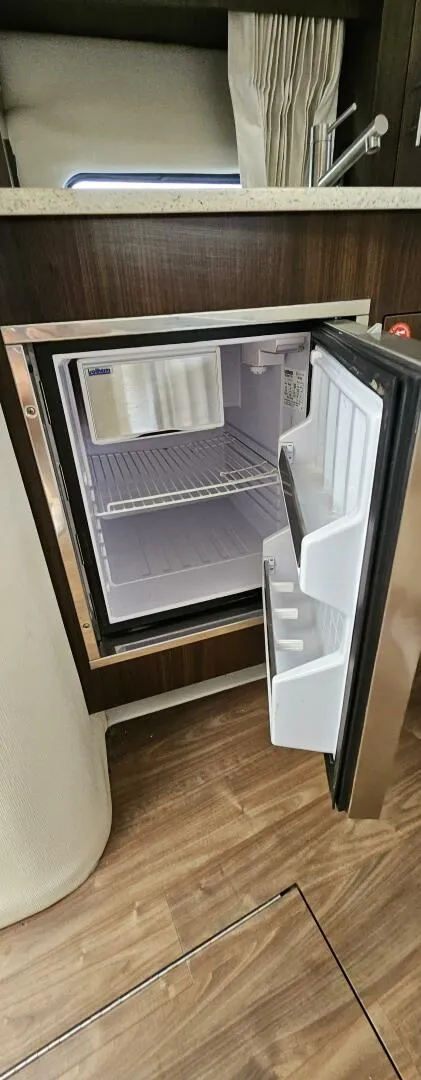 Slide: The Image of Regal 33 XO Express Cruiser Outboard 2018 - 4478690