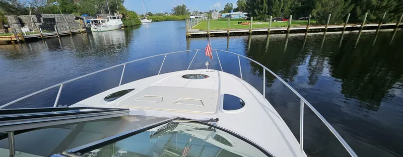 Slide: The Image of Regal 33 XO Express Cruiser Outboard 2018 - 4478697