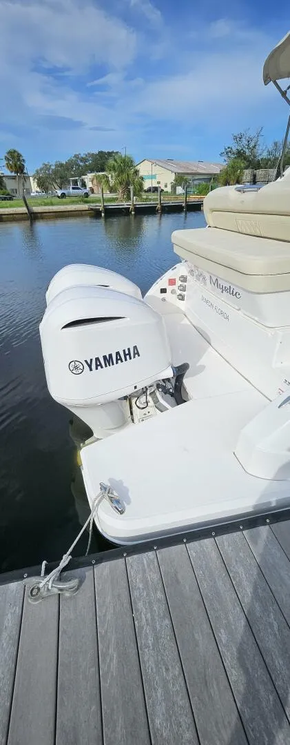 Slide: The Image of Regal 33 XO Express Cruiser Outboard 2018 - 4478703