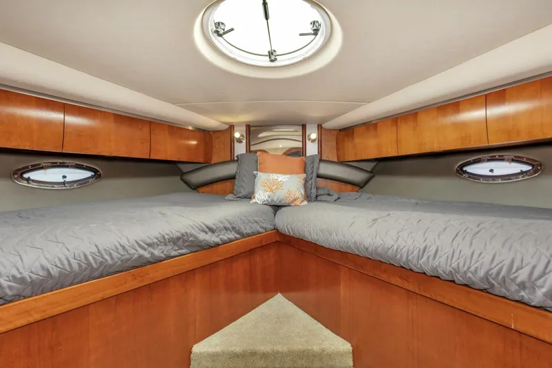 Slide: The Image of 2005 50' Cruisers 500 Express Gratitude VIP Stateroom - 4479510