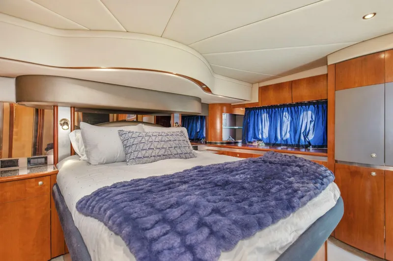 Slide: The Image of 2005 50' Cruisers 500 Express Gratitude Master Stateroom (2) - 4479502