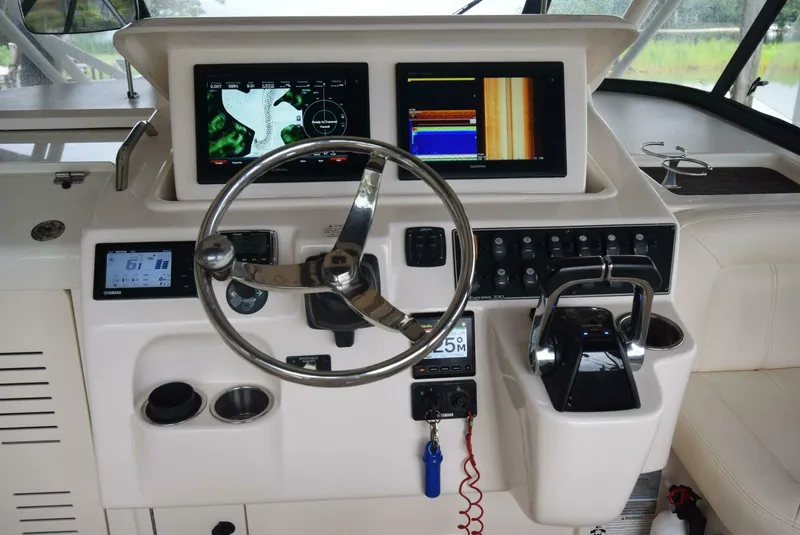 Slide: The Image of Grady-White Express 330 2016 - 4512912