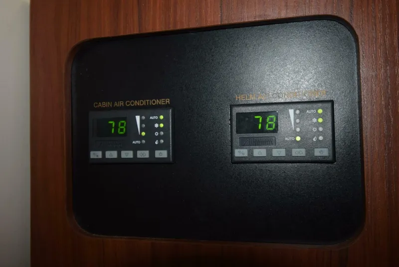 Slide: The Image of Grady-White Express 330 2016 - 4512929