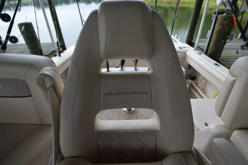 Slide: The Image of Grady-White Express 330 2016 - 4512918