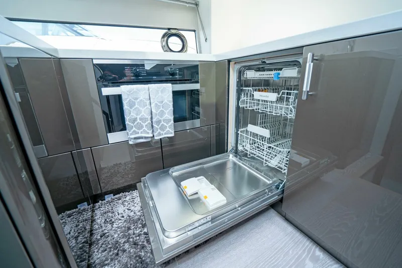 Slide: The Image of Sunseeker 60 Predator EVO 2022 - 5876925