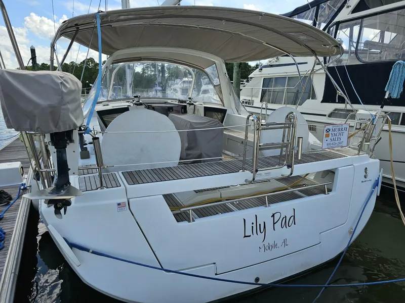 Slide: The Image of 2017 Beneteau Oceanis 45 Transom - 4502766