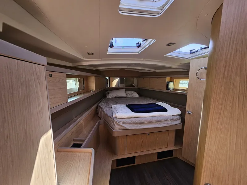 Slide: The Image of 2017 Beneteau Oceanis 45 Master Cabin - 4502734
