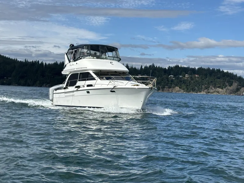 Slide: The Image of Bayliner 3788 Command Bridge 2000 - 6821679