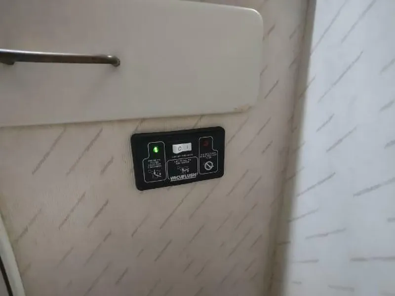 Slide: The Image of Tollycraft 34 Sport Sedan 1988 - 4483056