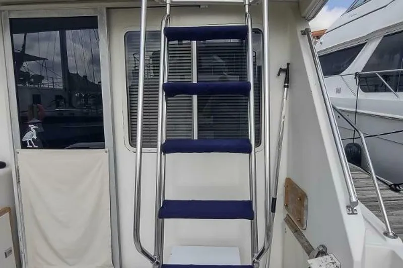 Slide: The Image of Tollycraft 34 Sport Sedan 1988 - 4483063