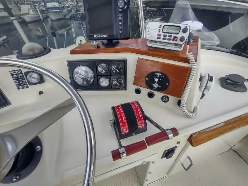 Slide: The Image of Tollycraft 34 Sport Sedan 1988 - 4483065