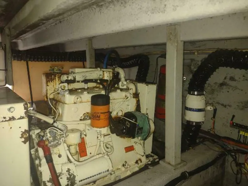 Slide: The Image of Tollycraft 34 Sport Sedan 1988 - 4483080