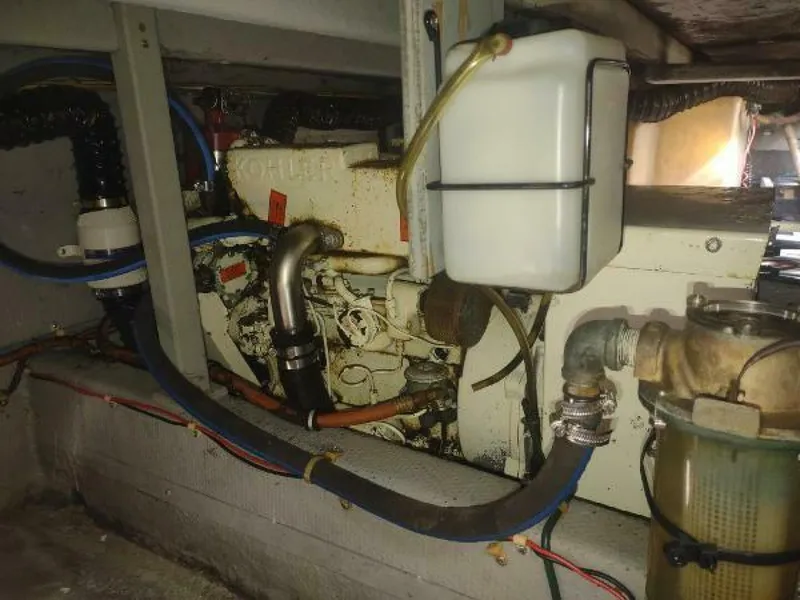 Slide: The Image of Tollycraft 34 Sport Sedan 1988 - 4483081