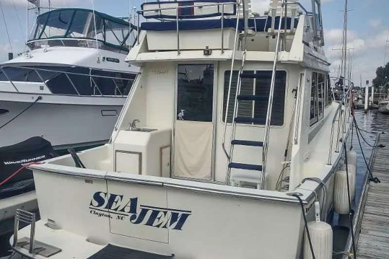 Slide: The Image of Tollycraft 34 Sport Sedan 1988 - 4483089