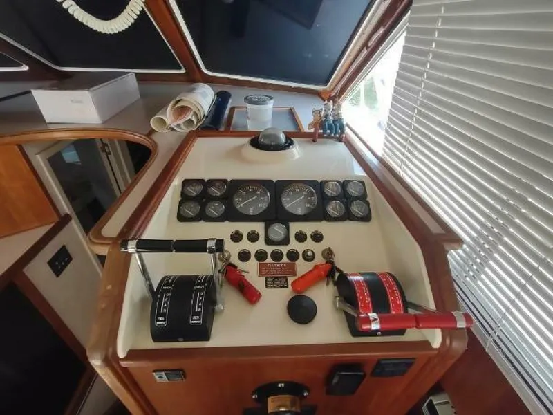 Slide: The Image of Tollycraft 34 Sport Sedan 1988 - 4483032