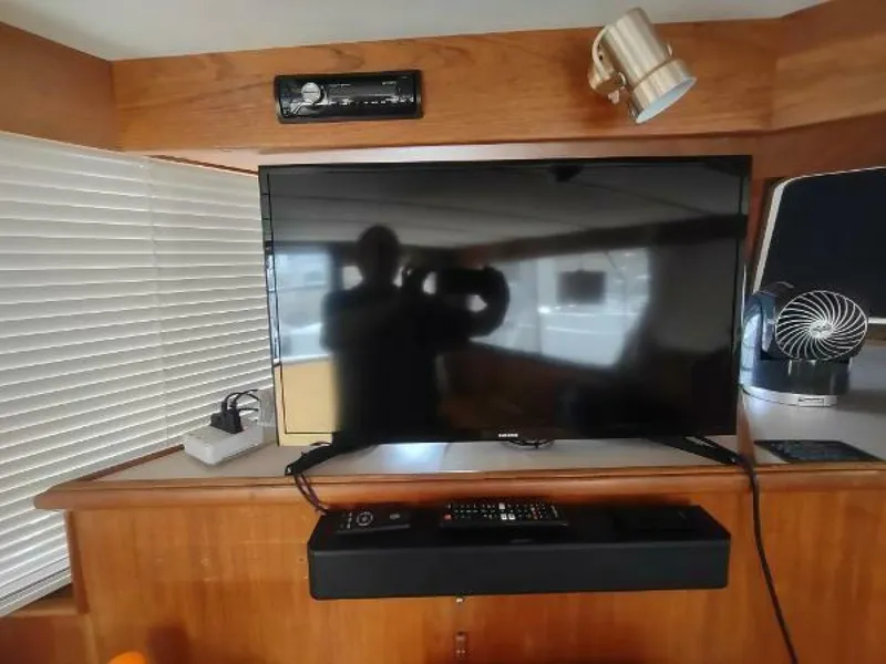 Slide: The Image of Tollycraft 34 Sport Sedan 1988 - 4483034