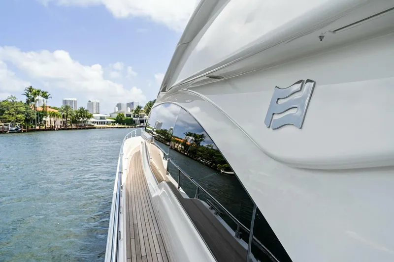 Slide: The Image of Ferretti Yachts 690 2015 - 5189513