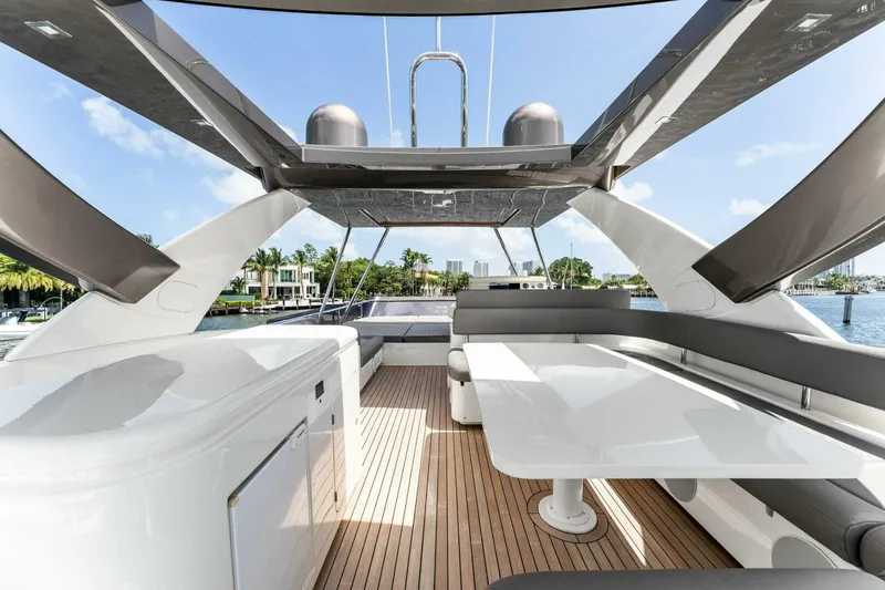 Slide: The Image of Ferretti Yachts 690 2015 - 5189516