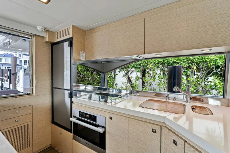 Slide: The Image of Ferretti Yachts 690 2015 - 5189545