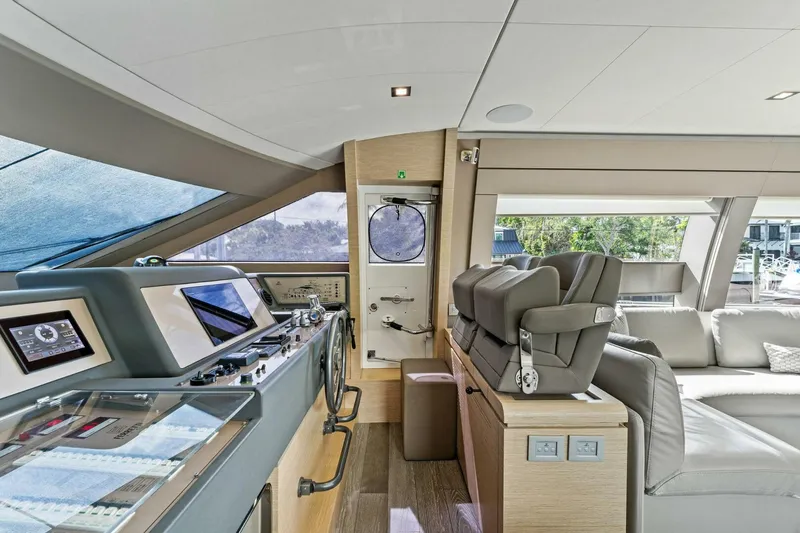 Slide: The Image of Ferretti Yachts 690 2015 - 5189549