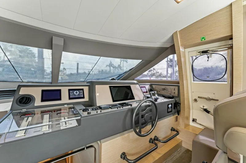 Slide: The Image of Ferretti Yachts 690 2015 - 5189550