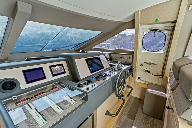 Slide: The Image of Ferretti Yachts 690 2015 - 5189551
