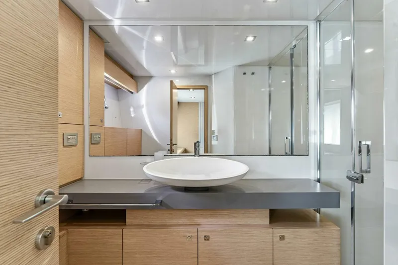 Slide: The Image of Ferretti Yachts 690 2015 - 5189562