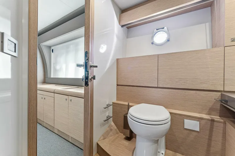 Slide: The Image of Ferretti Yachts 690 2015 - 5189563