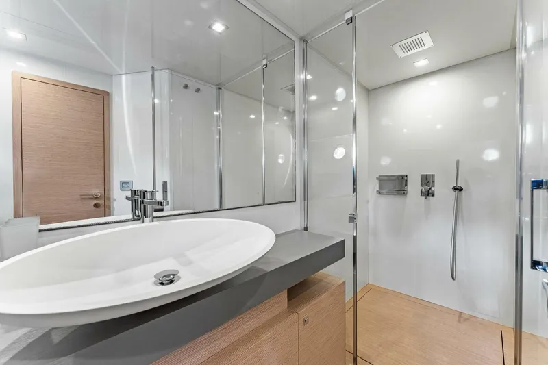 Slide: The Image of Ferretti Yachts 690 2015 - 5189564