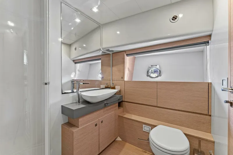 Slide: The Image of Ferretti Yachts 690 2015 - 5189571