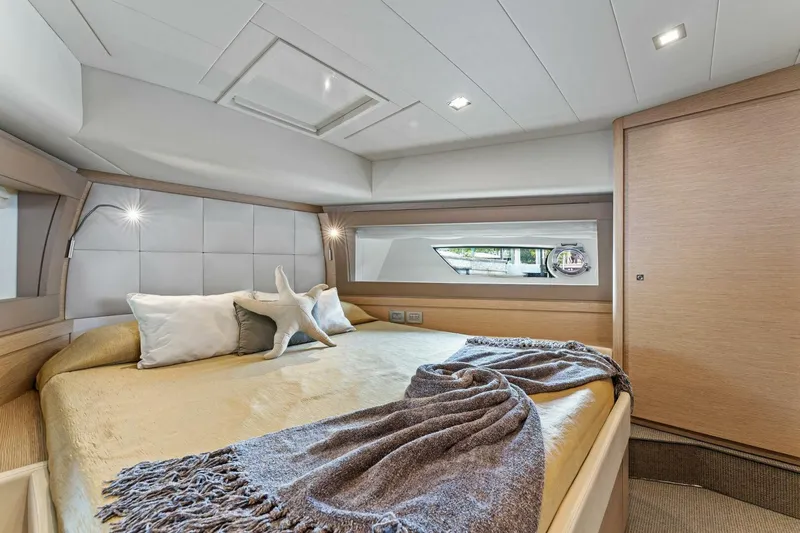 Slide: The Image of Ferretti Yachts 690 2015 - 5189574