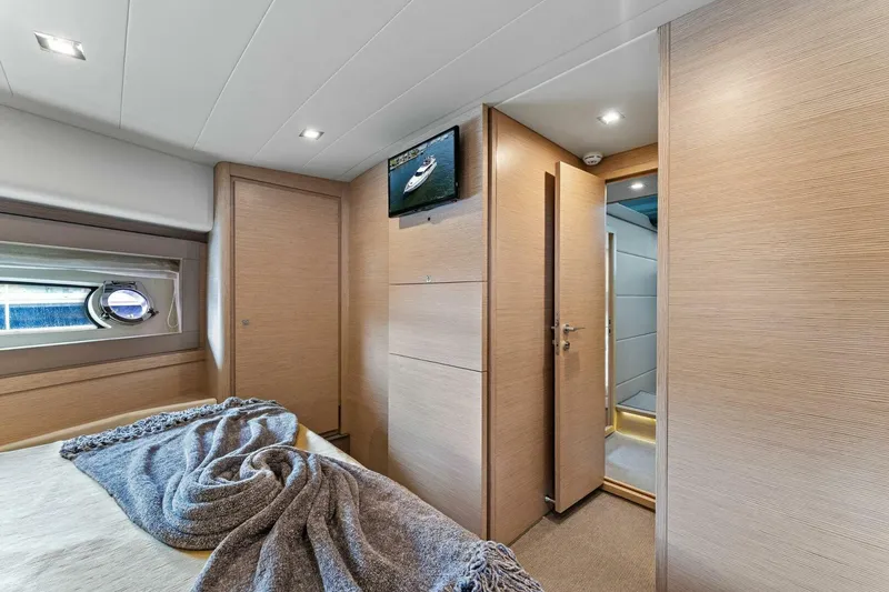 Slide: The Image of Ferretti Yachts 690 2015 - 5189575