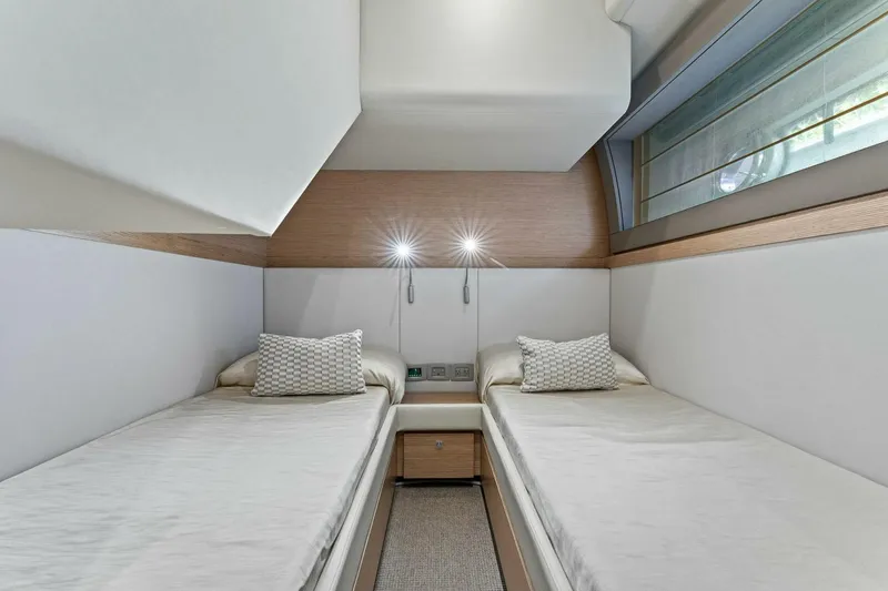 Slide: The Image of Ferretti Yachts 690 2015 - 5189576