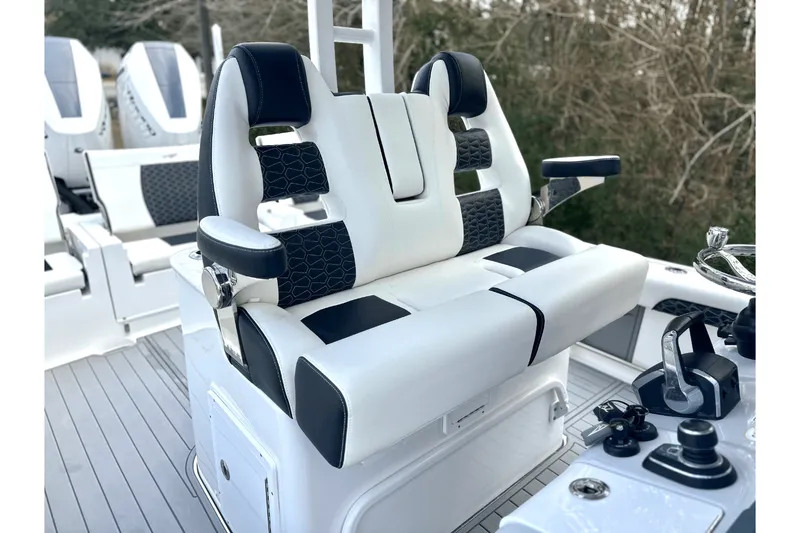 Slide: The Image of Tidewater 3100 CAROLINA BAY 2024 - 11