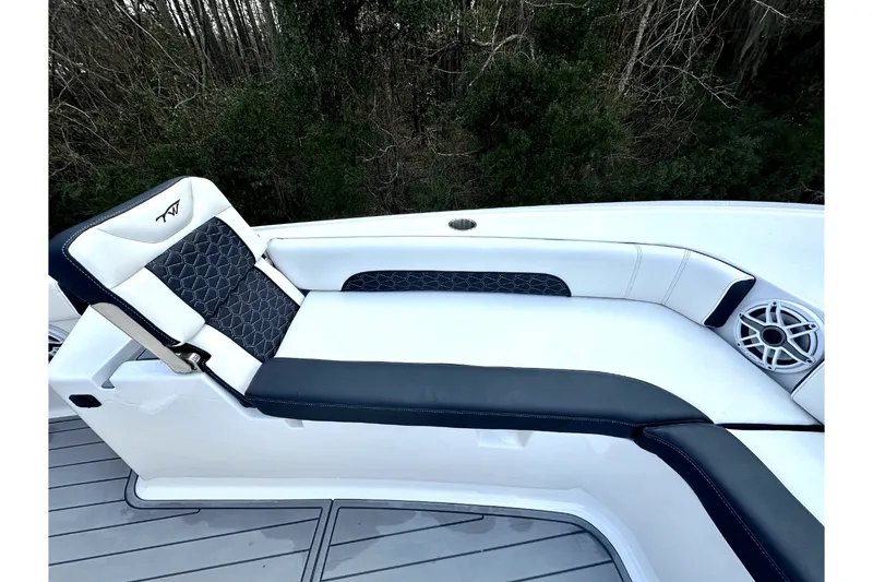 Slide: The Image of Tidewater 3100 CAROLINA BAY 2024 - 17