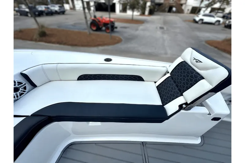 Slide: The Image of Tidewater 3100 CAROLINA BAY 2024 - 18