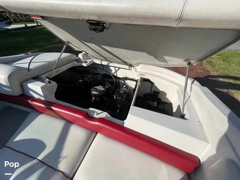 Slide: The Image of Crownline Boats 200LS 2008 - 10476222