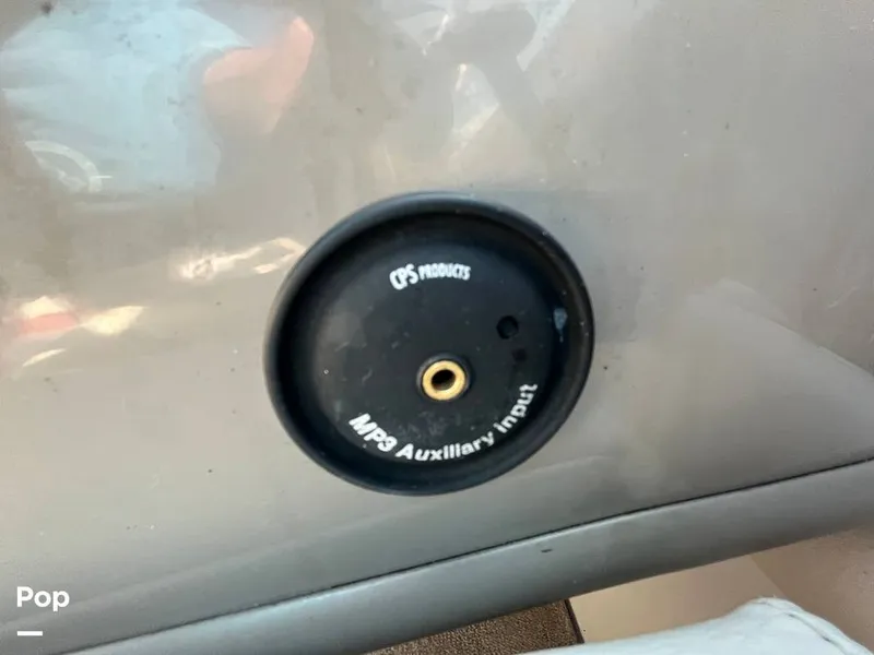 Slide: The Image of Crownline Boats 200LS 2008 - 10476239