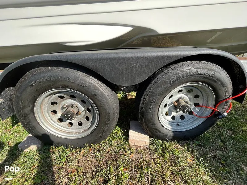 Slide: The Image of Crownline Boats 200LS 2008 - 10475963