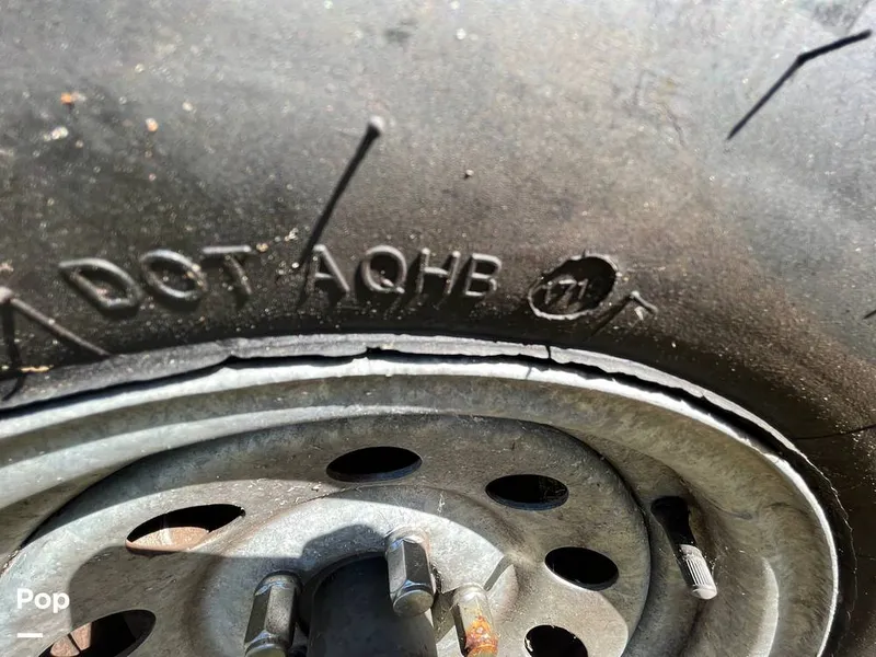 Slide: The Image of Crownline Boats 200LS 2008 - 10475990