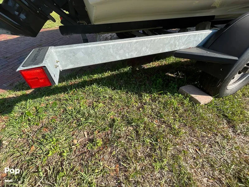 Slide: The Image of Crownline Boats 200LS 2008 - 10475997