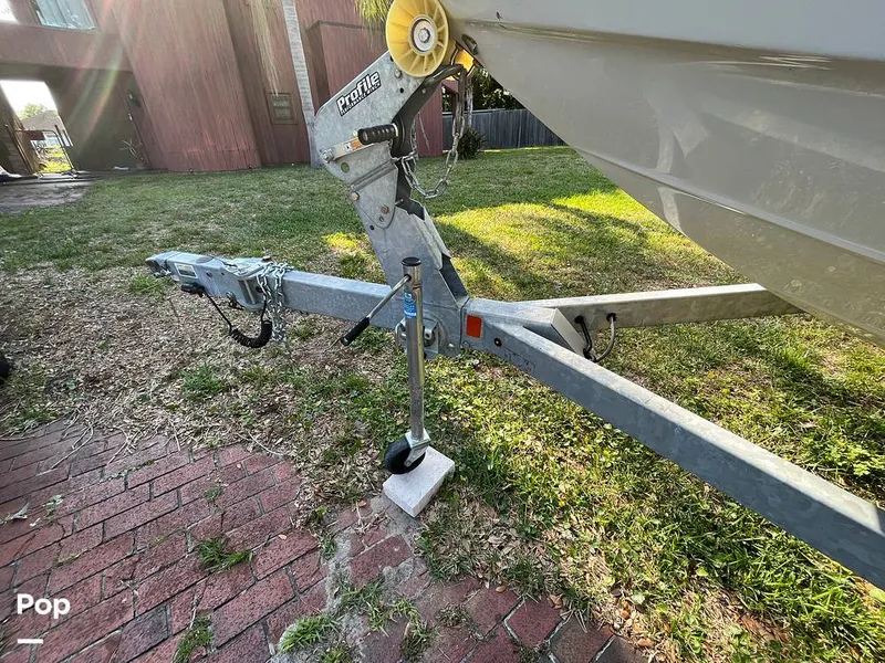 Slide: The Image of Crownline Boats 200LS 2008 - 10476021