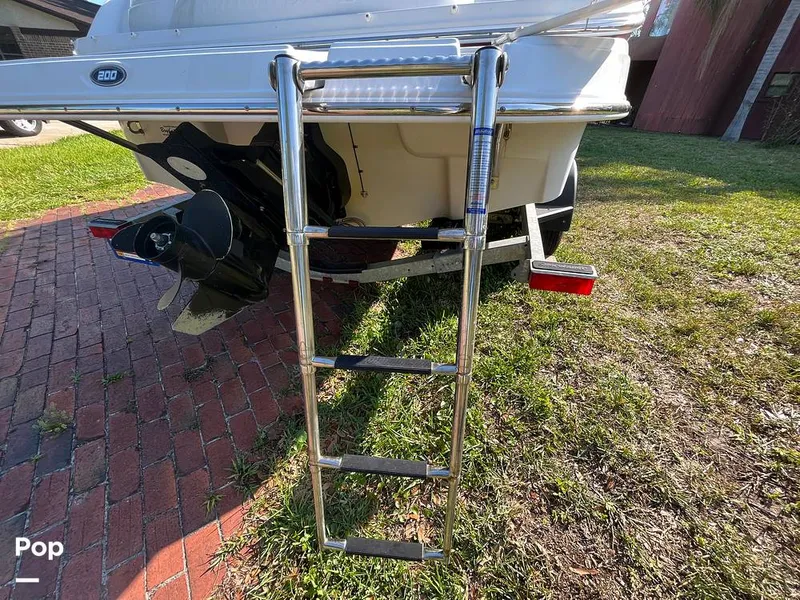 Slide: The Image of Crownline Boats 200LS 2008 - 10476107