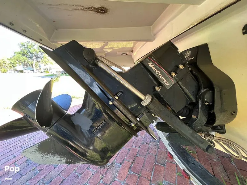 Slide: The Image of Crownline Boats 200LS 2008 - 10476110