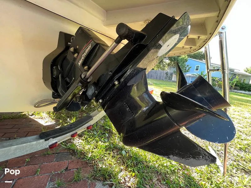 Slide: The Image of Crownline Boats 200LS 2008 - 10476111