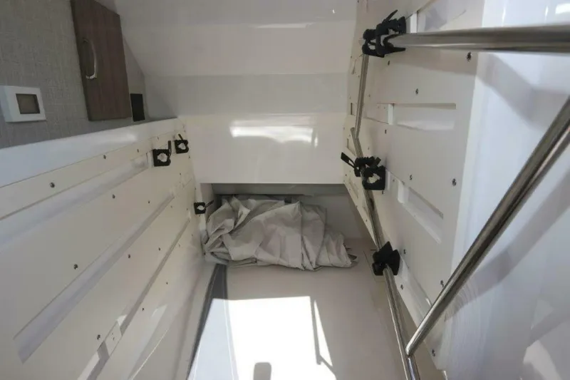 Slide: The Image of Regal LX36 2022 - 4487318