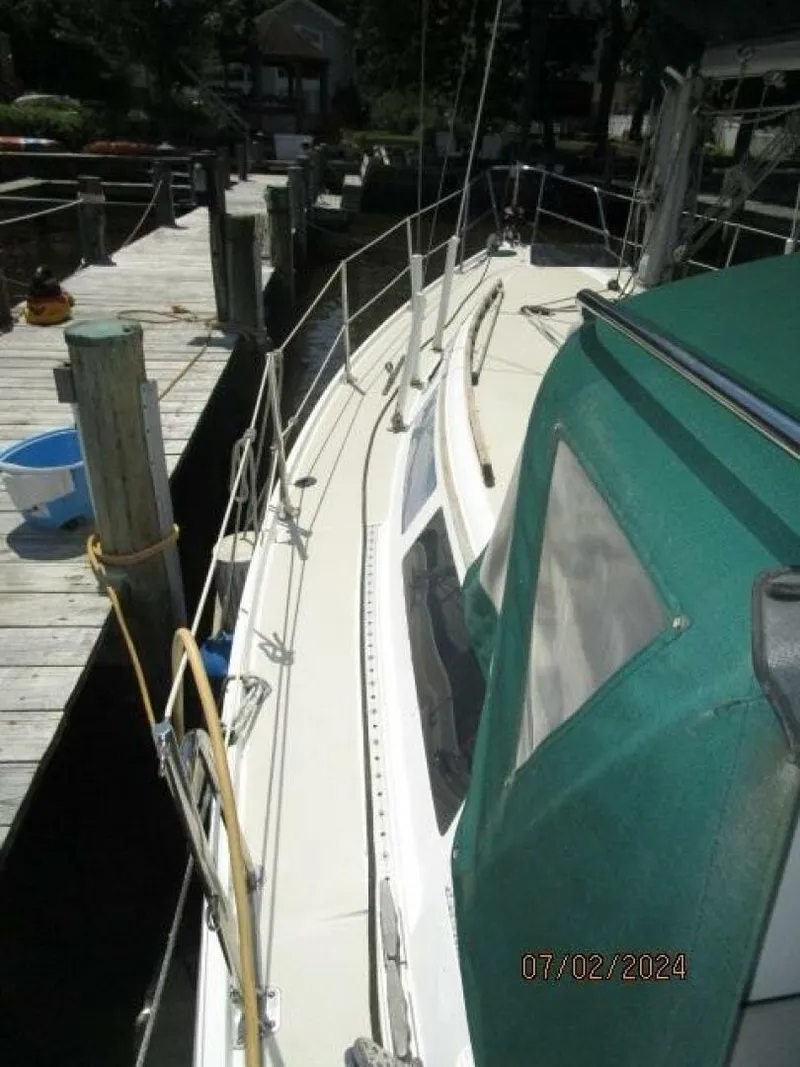 Slide: The Image of 34' Catalina port side deck2 - 4489820